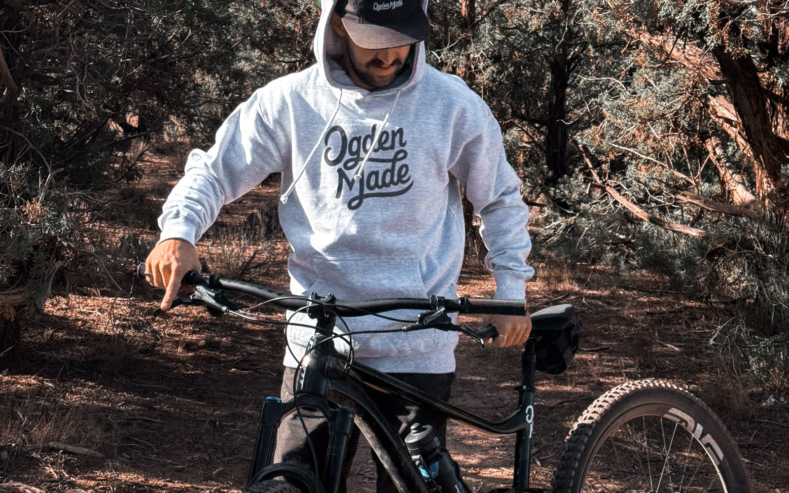 Jackets & Sweatshirts